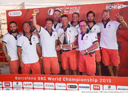 El equipo del X35 recogiendo el bronce en la clase C del Campeonato del Mundo de oro